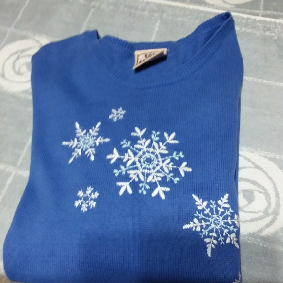 Sweater - Picture 1 of 4